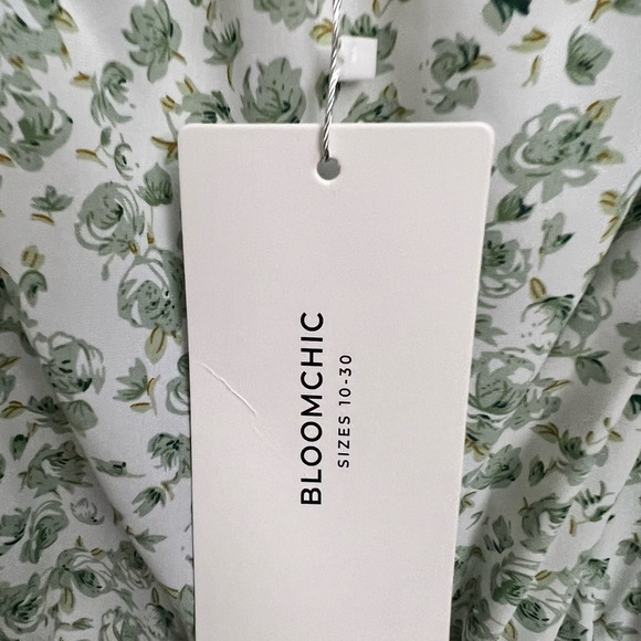NWT Green Bloomchic Floral Short Sleeve Blouse - Picture 5 of 8
